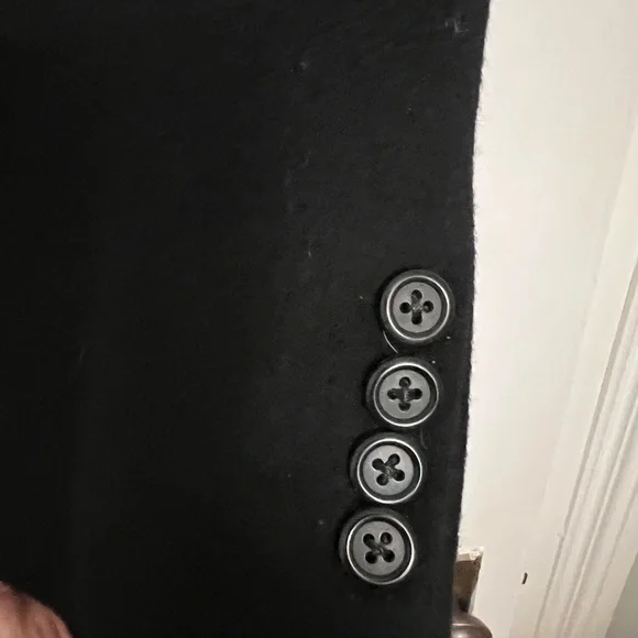 Beautiful vintage Dior cashmere overcoat with a Persian lamb collar - Picture 4 of 8